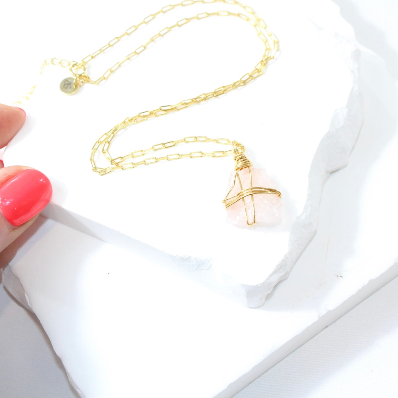 Rose quartz crystal Gold necklace. Free express shipping. Buy crystal jewellery online from ASH&STONE Auckland crystal shop.  AfterPay available.