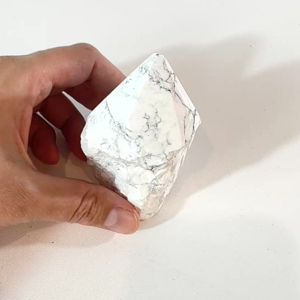 Howlite crystal top point | ASH&STONE Crystal Shop Auckland NZ