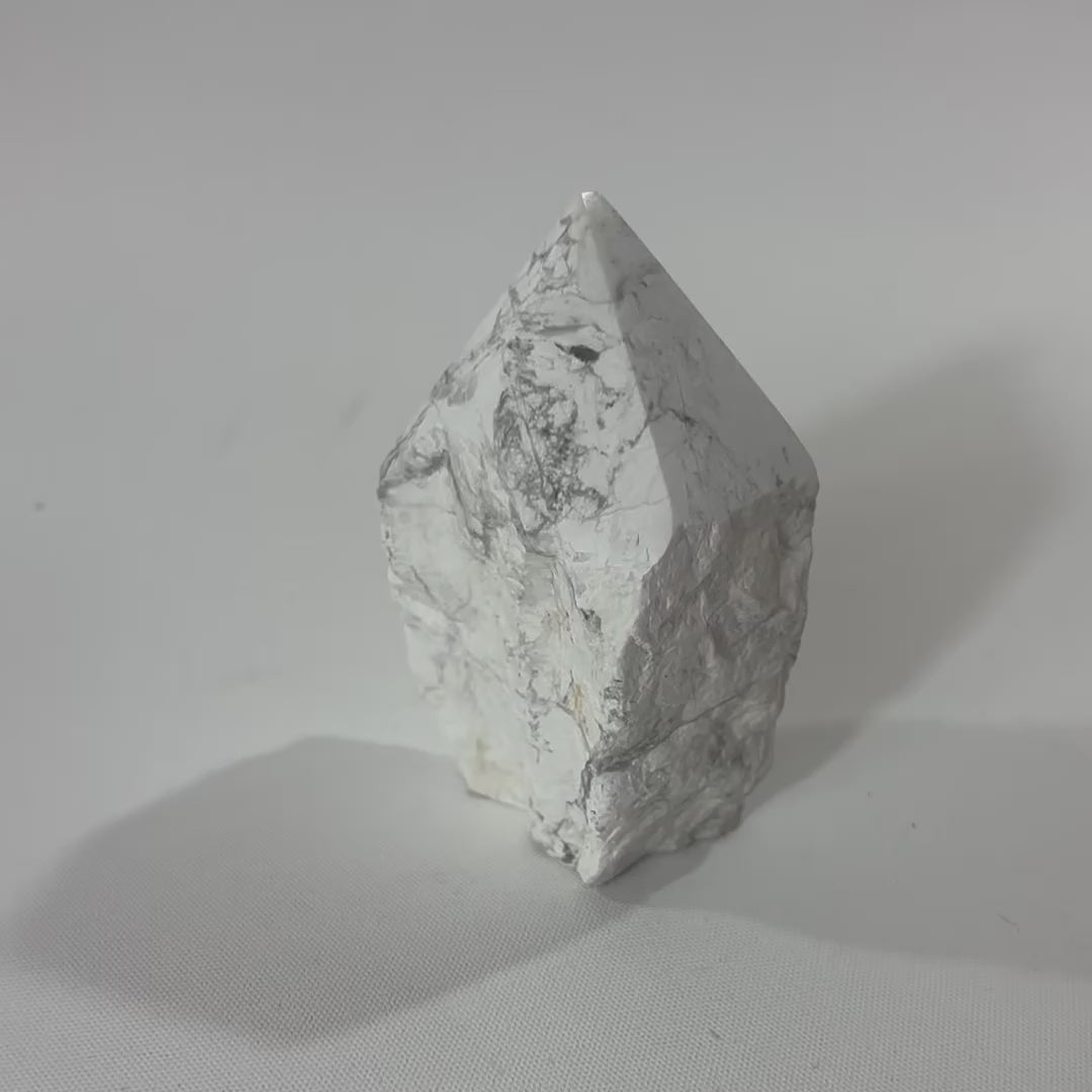 Howlite Crystal Top Point | ASH & STONE. Crystals onilne. Free express shipping