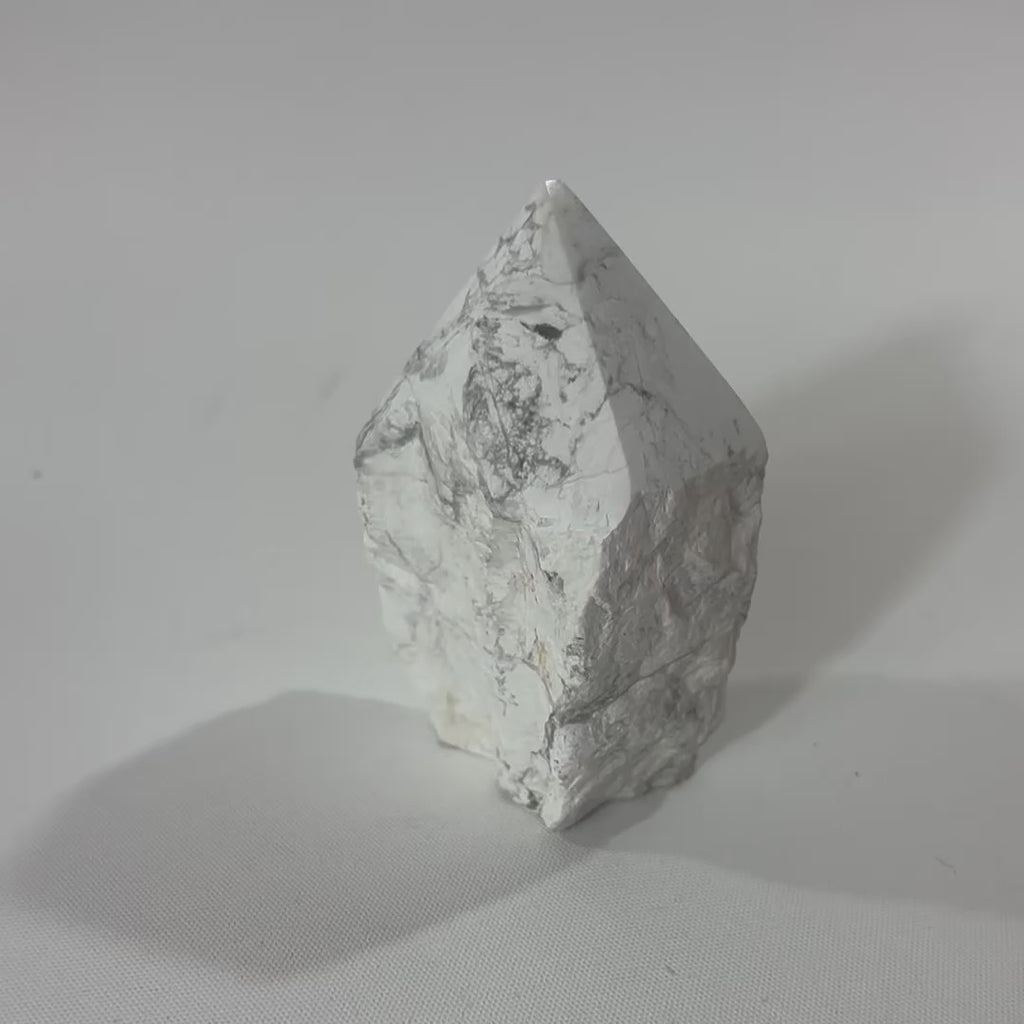 Howlite Crystal Top Point | ASH & STONE. Crystals onilne. Free express shipping