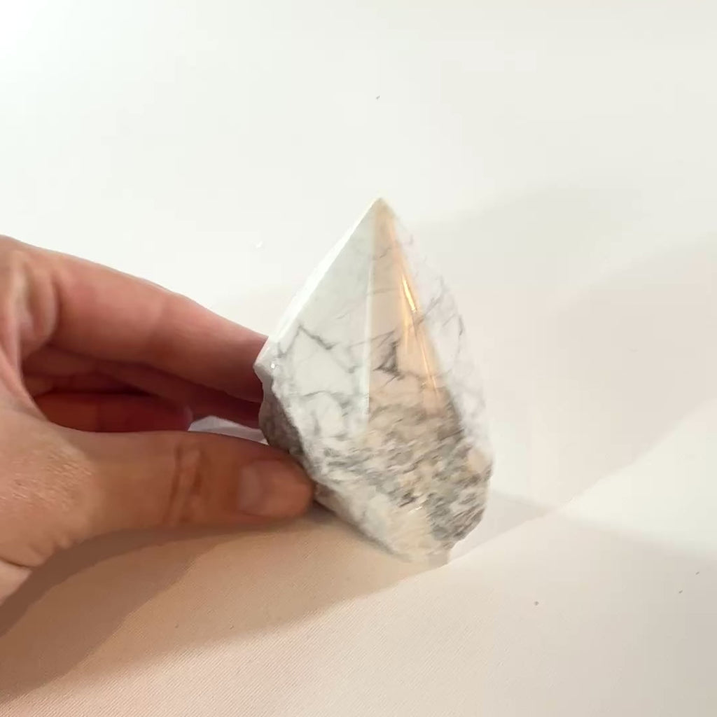 Howlite crystal top point | ASH&STONE Crystal Shop Auckland NZ