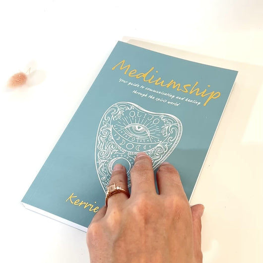 Mediumship | Your guide to communicating and healing through the spirit world | ASH&STONE Auckland NZ