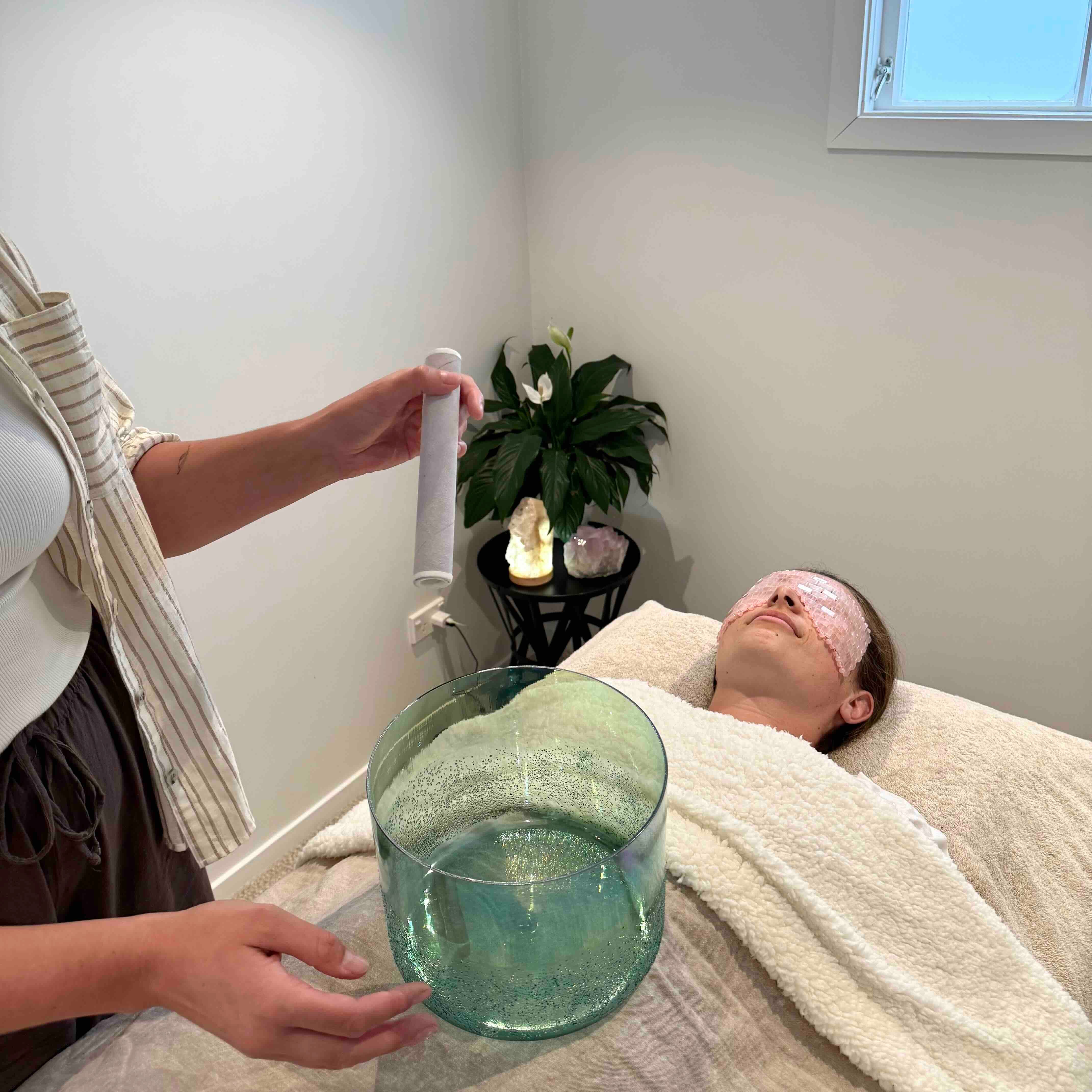 Reiki, crystal energy & sound healing 1:1 session with Ash: Westmere Studio | ASH&STONE Auckland NZ