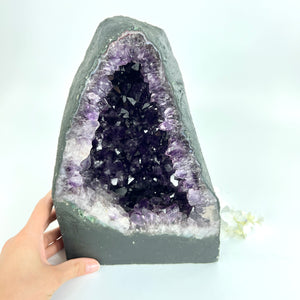 Large Crystals NZ: Large amethyst crystal cave 10.7kg
