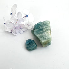 Load image into Gallery viewer, Crystals NZ: Aquamarine crystals pack
