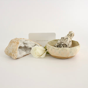 Crystal Packs NZ: Bespoke crystal cleansing pack with NZ artisan ceramic bowl