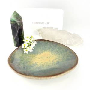 Crystal Packs NZ: Bespoke crystal meditation pack with bespoke NZ ceramic bowl