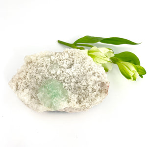 Crystals NZ: Stilbite with green apophyllite crystal cluster